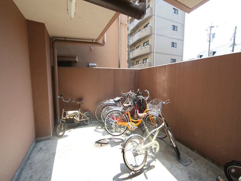 ライフステージ白壁II 駐輪場