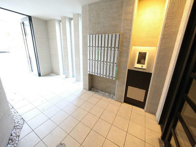 Ｍ’ｓマンション エントランス　オートロック　防犯カメラ　全部屋角部屋