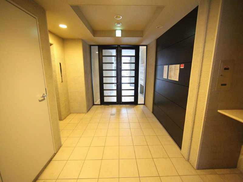 Ｍ’ｓマンション エントランス　オートロック　防犯カメラ　全部屋角部屋