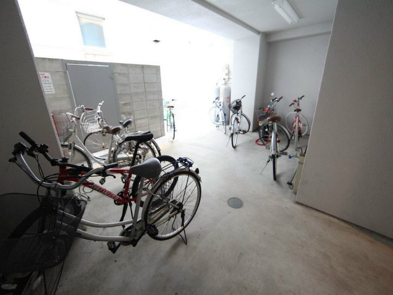 Ｍ’ｓマンション 屋根付駐輪場