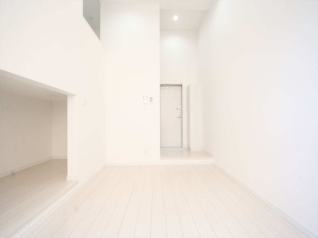 ＢｒｅｅｚｅＲｅｓｉｄｅｎｃｅＭｏｒｉｙａｍａ 洋室6帖　アンダーロフト4.8帖（収納にも寝室にも使えます）