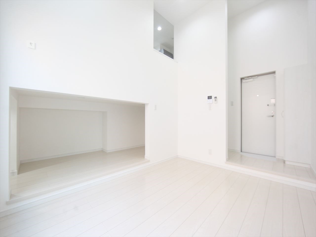 ＢｒｅｅｚｅＲｅｓｉｄｅｎｃｅＭｏｒｉｙａｍａ 洋室6帖　アンダーロフト4.8帖（収納にも寝室にも使えます）
