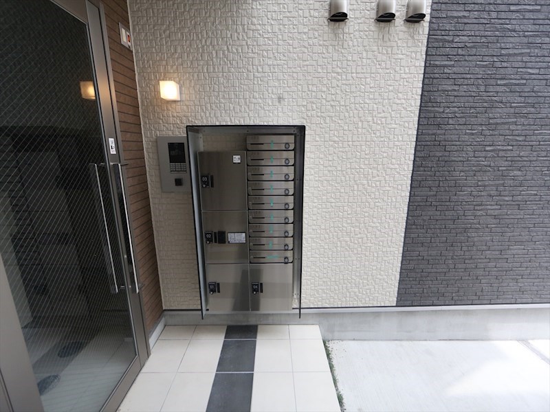 ハーモニーテラス靖国町Ｖ 宅配ＢＯＸ・集合ポスト有り