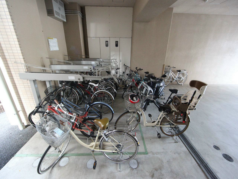 センチュリー富士見 屋根付き駐輪場