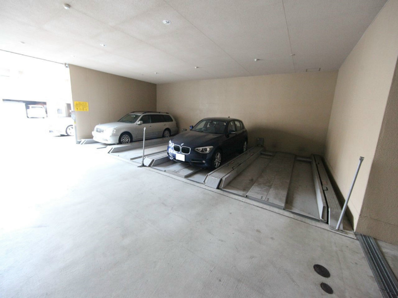 センチュリー富士見 敷地内駐車場