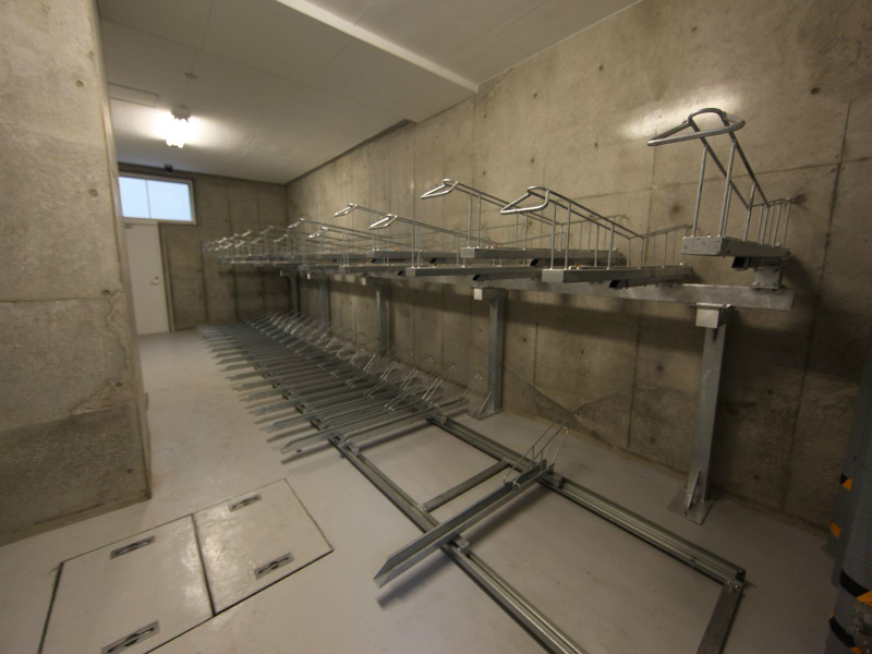 ＣＡＳＡプラスアルファ名駅南（カーサプラスアルファメイエキミナミ） 屋根付き駐輪場