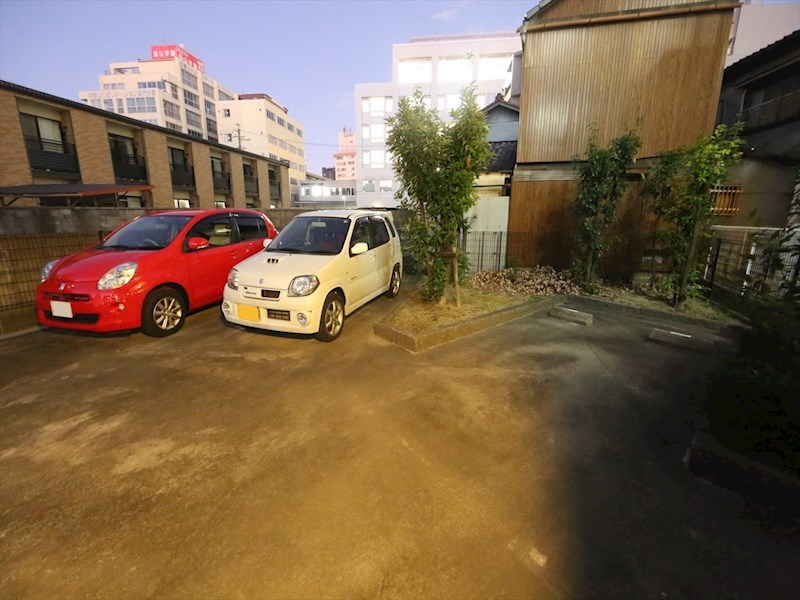 クレセール・サン 敷地内平面駐車場