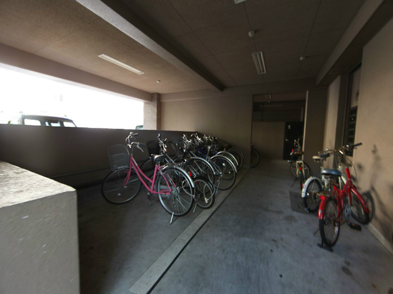 グリーンハイツ白川 屋根付き駐輪場有り