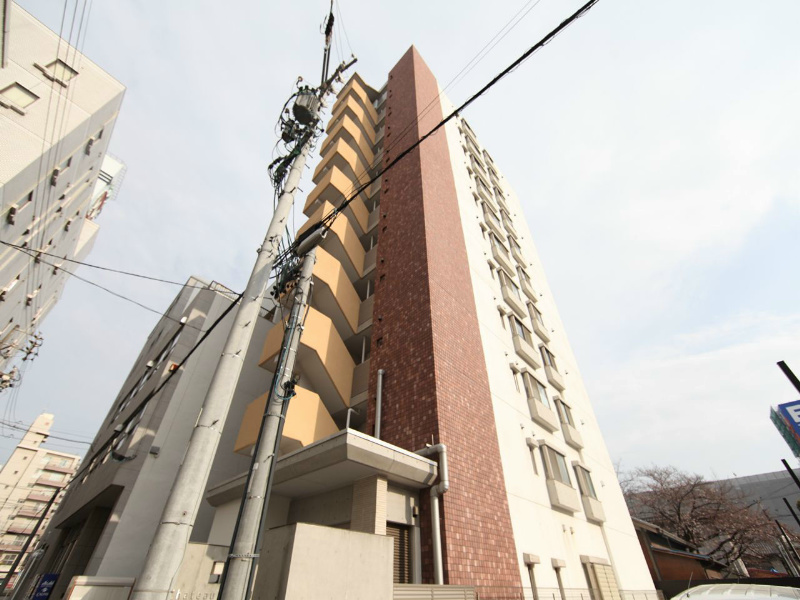外観　オートロック付　家具家電ご用意できます
