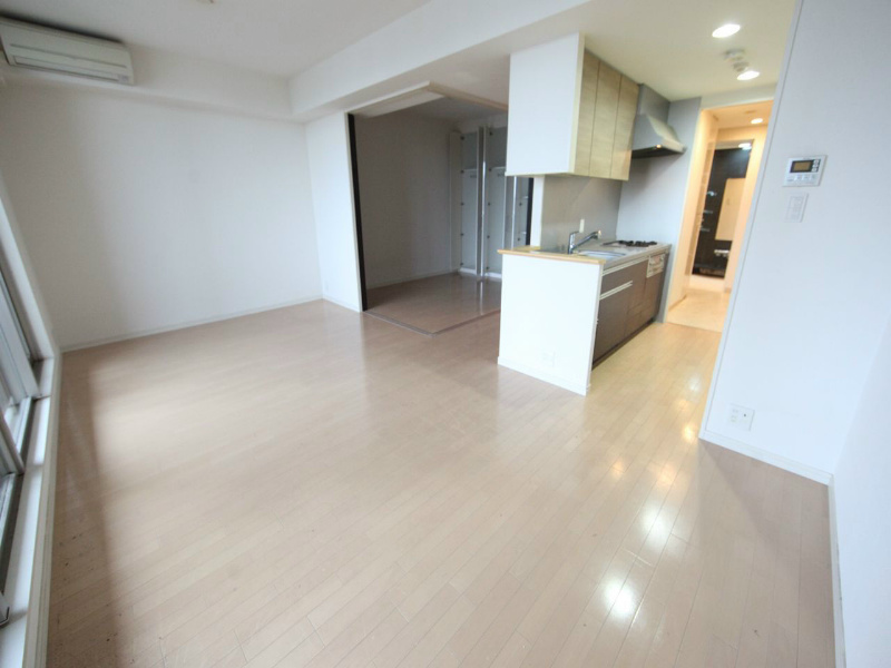 ｍｅＬｉｖ上前津 LDK15.6帖　洋室5帖と繋げても仕切っても使えます