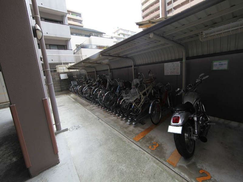 ｍｅＬｉｖ上前津 屋根付き駐輪場