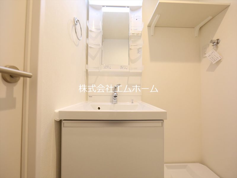 ハーモニーテラス神前Ⅱ 脱衣所　独立洗面台（シャンプードレッサー付）同型写真