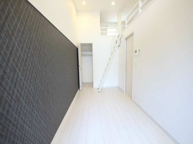 ヴィレッタ大正町 洋室5.1帖　ロフト5.3帖（収納でもお部屋でも使えます）