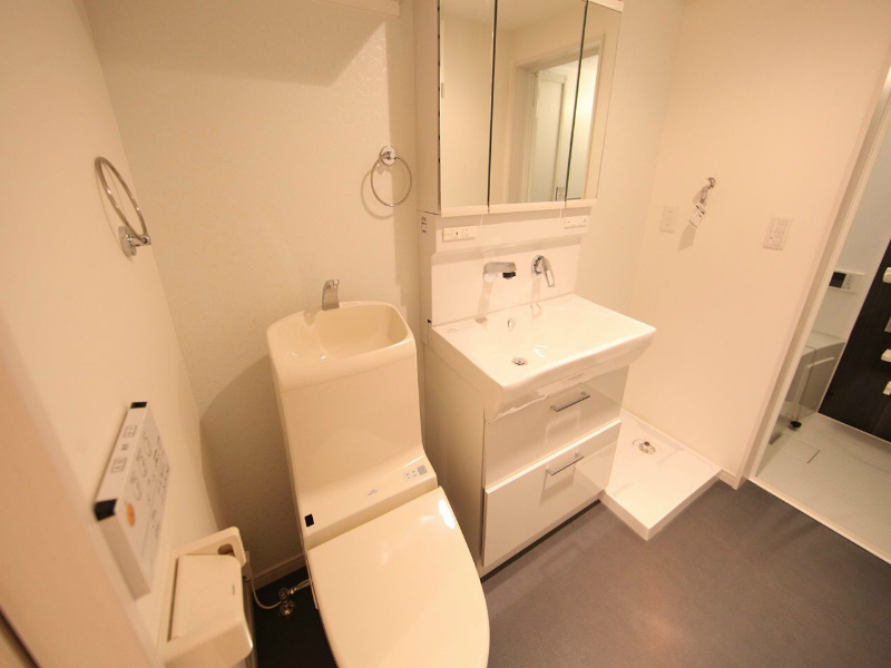 ヴィレッタ大正町 脱衣所　独立洗面台（シャンプードレッサー）洗濯機用意できます