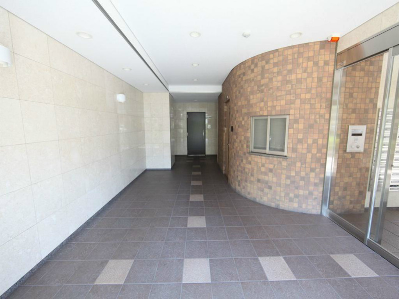 ＡＸＩＳ桜通内山 エントランス　オートロック　宅配BOX　防犯カメラ