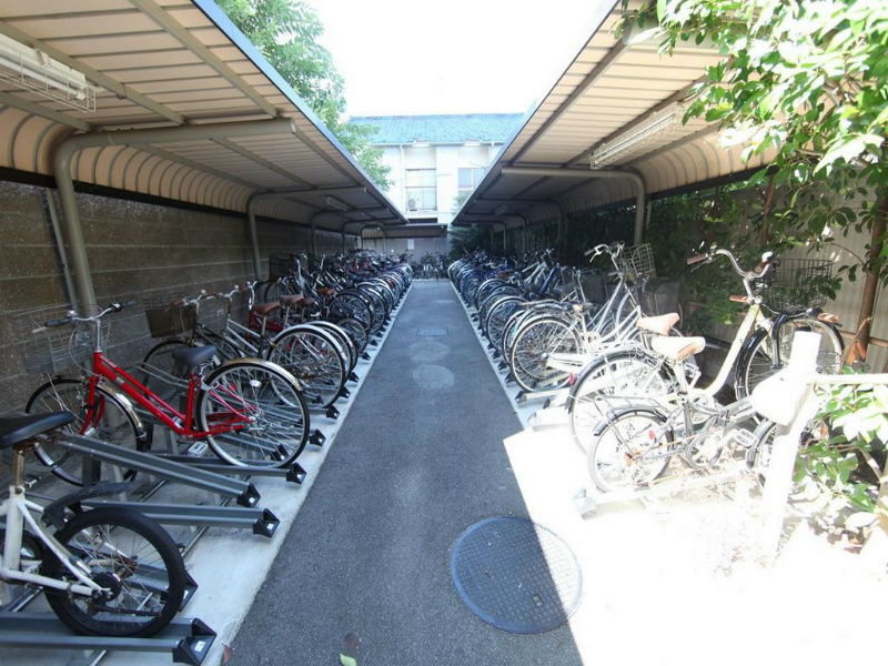 ＡＸＩＳ桜通内山 屋根付駐輪場