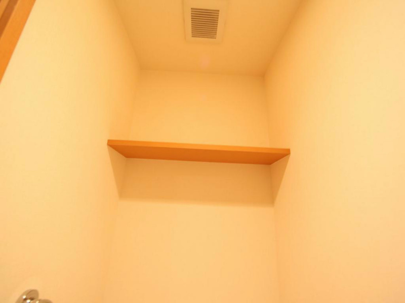 アンナマリーミズホ トイレ上部に収納棚付き