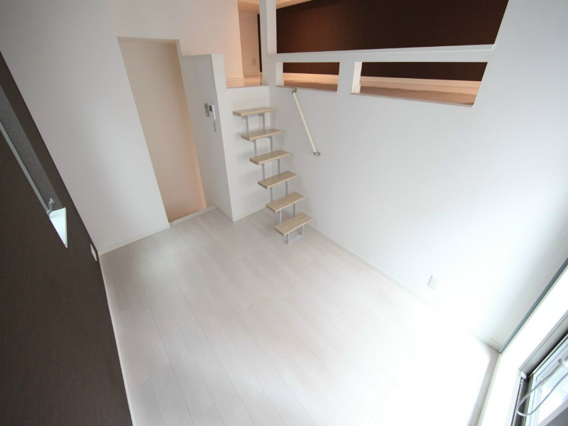 Ｖｉｌｌｅｔｔａ辻町 洋室6.2帖　上階ロフト6.2帖（収納でも部屋でも使えます）