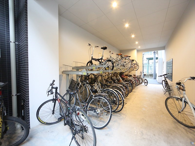 プレミアム浅間町 屋根付き駐輪場
