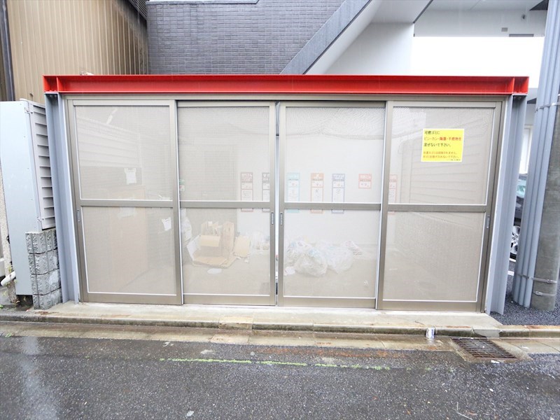 プレミアム浅間町 敷地内ゴミ捨て場