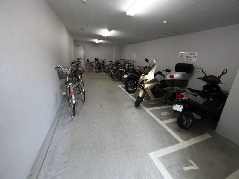 マリオン千種 屋内駐輪場・バイク置場