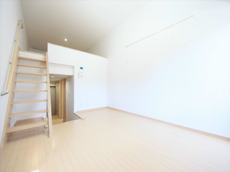 Ｒｅｓｉｄｅｎｃｉａ（レジデンシア） 洋室7.5帖　ロフト8帖（収納にも寝室にも使えます）