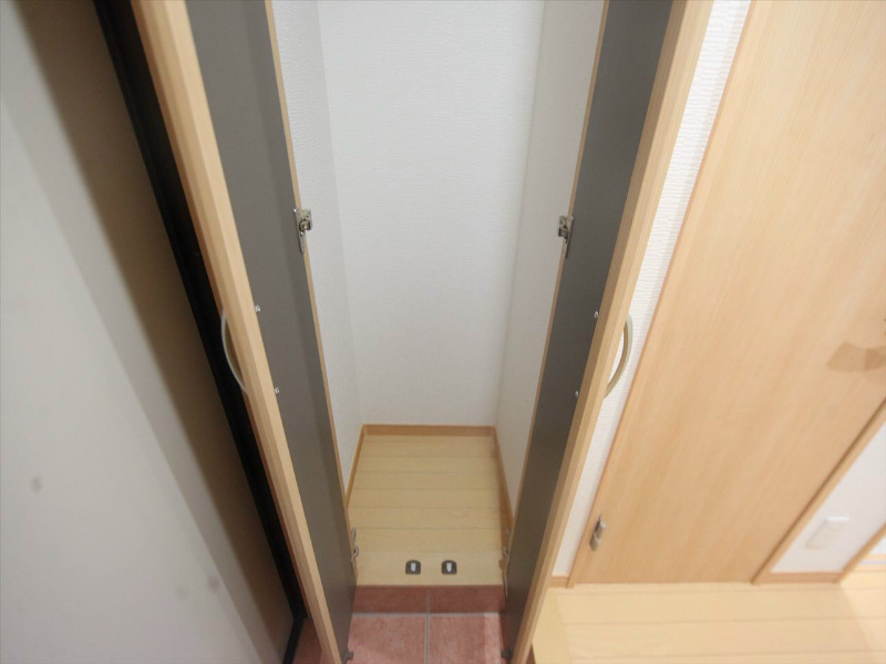 Ｒｅｓｉｄｅｎｃｉａ（レジデンシア） 玄関収納（収納充実してます）