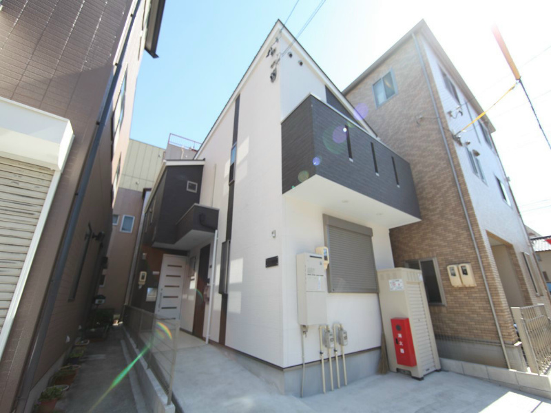 外観　デザイナーズ　家具家電ご用意できます