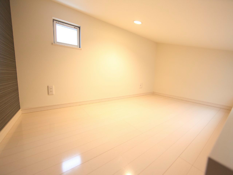 ベルドーム大江 上階ロフト3.6帖（収納としてもお部屋としても使えます）
