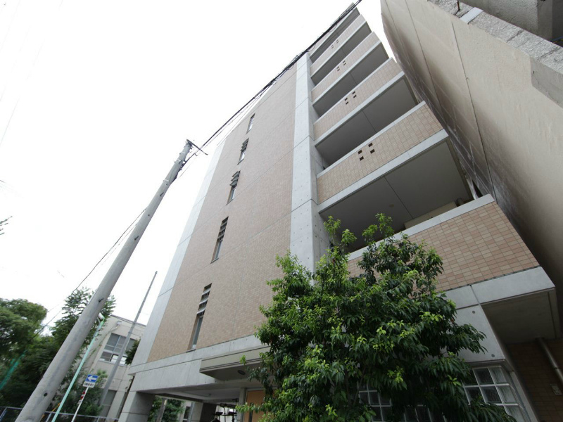 外観　オートロック　防犯カメラ付