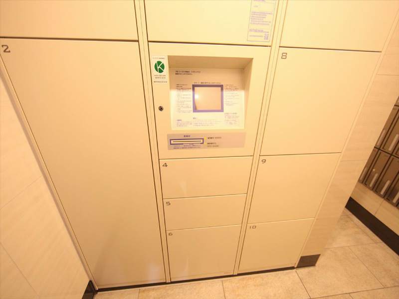 プレサンス丸の内城雅 宅配ＢＯＸ　フ座時に荷物を受け取ることができます