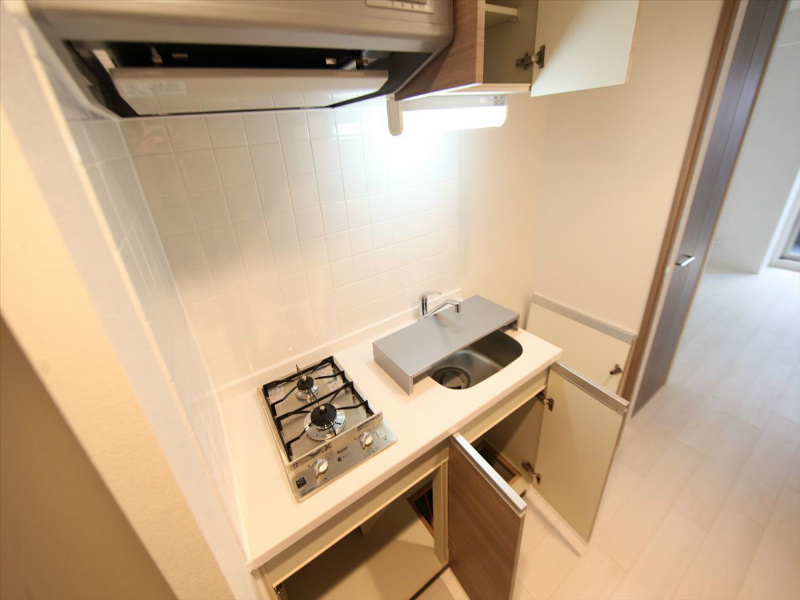 プレサンス丸の内城雅 システムキッチン（ガス2口）冷蔵庫・レンジ等ご用意できます