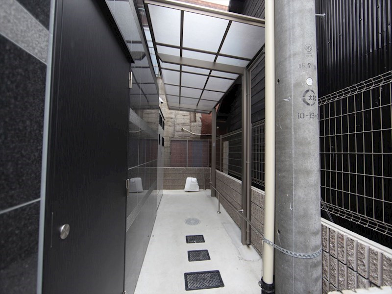 プレジデント大須 屋根付き駐輪場