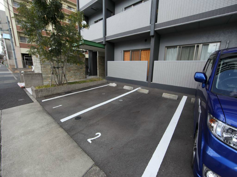 サクシードＭｔ.1金山 敷地内平置駐車場