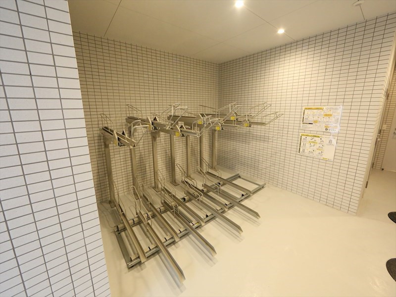 ダイワシティー大須 屋内屋根付き駐輪場