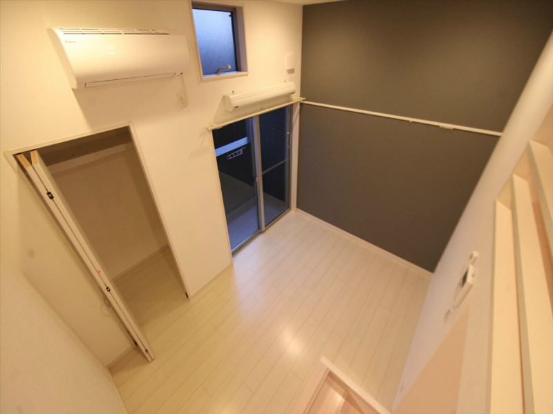 フェニックス 洋室5.3帖　ロフト4.9帖（収納でも部屋でも使えます）