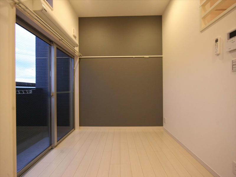 フェニックス 洋室5.3帖　ロフト4.9帖（収納でも部屋でも使えます）