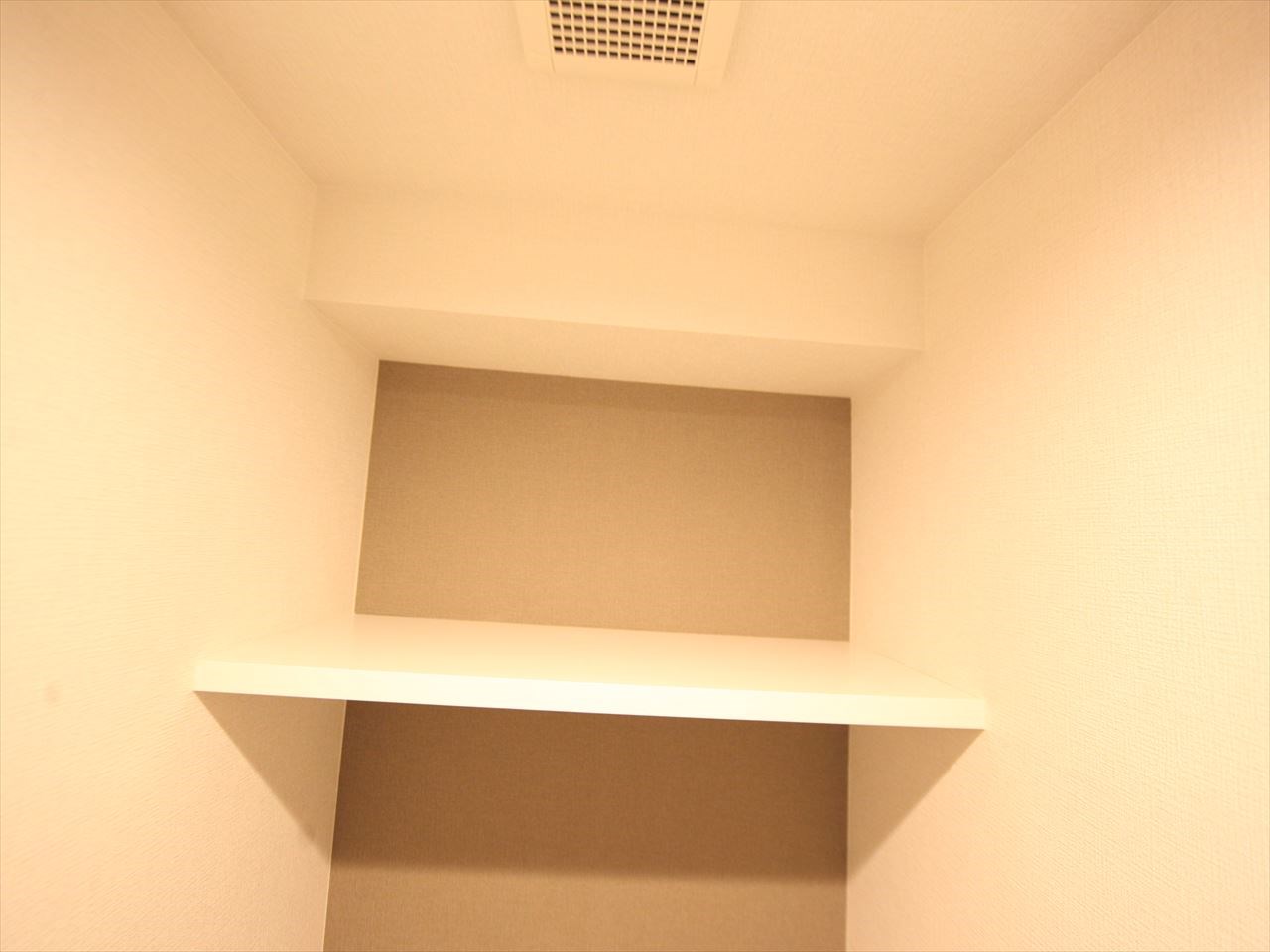 ＡｒｔｉｚＡ上前津II（アルティザ上前津II） トイレ上部に収納棚付