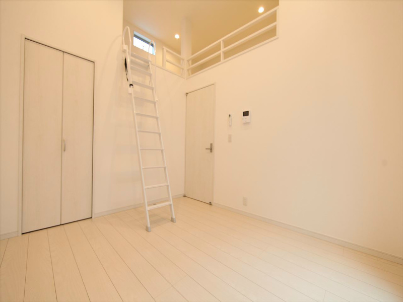 Ａｇｎｅｓ（アニエス） 洋室5.5帖　ロフト5.3帖（収納でもお部屋でも使えます）