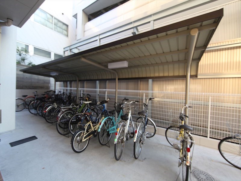 スカイコート御器所 屋根付き駐輪場