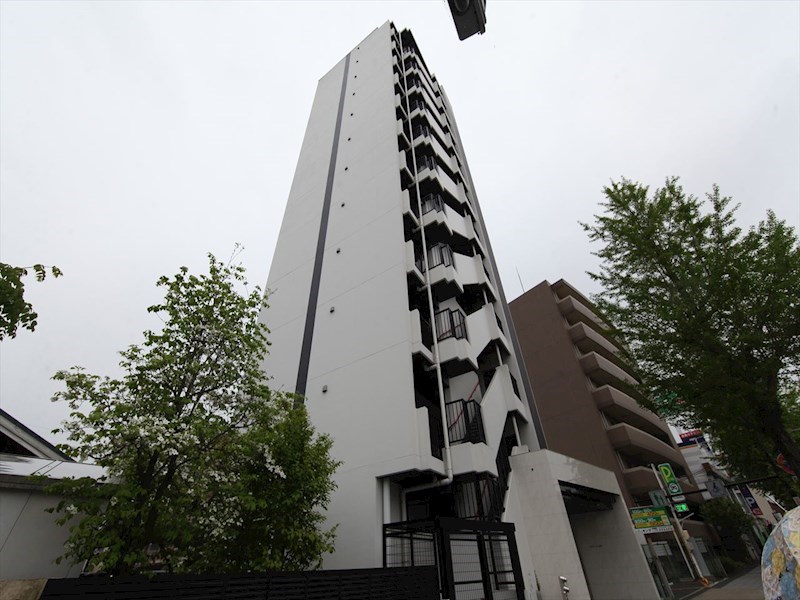 外観　オートロック　デザイナーズ　屋根付き駐輪場