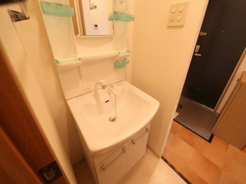 アマラントローザ 脱衣所　独立洗面台（シャンプードレッサー）