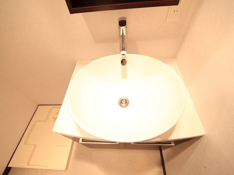 エリュート 脱衣所　デザイン独立洗面台　洗濯機ご用意できます