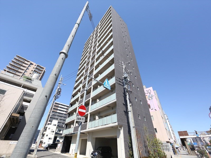 外観 オートロック 防犯カメラ 宅配BOX 外壁タイル張り