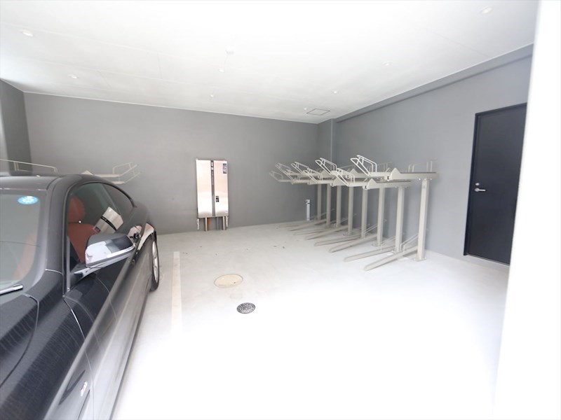 第2金山フクマルビル 屋根付き駐輪場