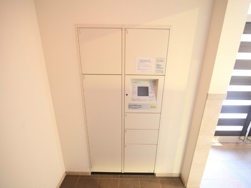 プレミアムコート名古屋金山インテルノ 宅配BOX　不在時に荷物の受け取りができます
