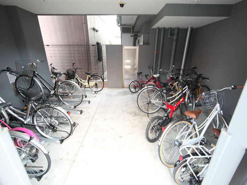 プレミアムコート名古屋金山インテルノ 屋根付き駐輪場