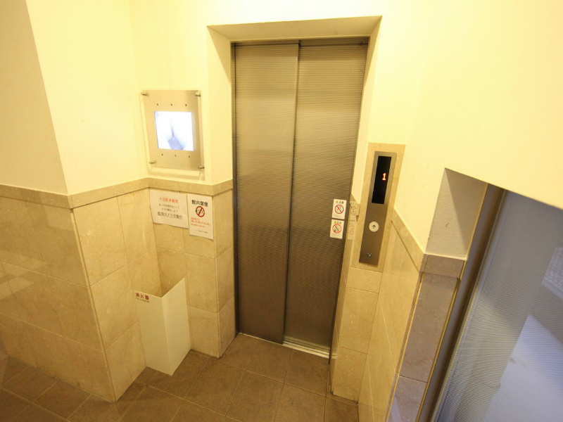 プレミアムコート名古屋金山インテルノ 防犯カメラ　エレベーター付
