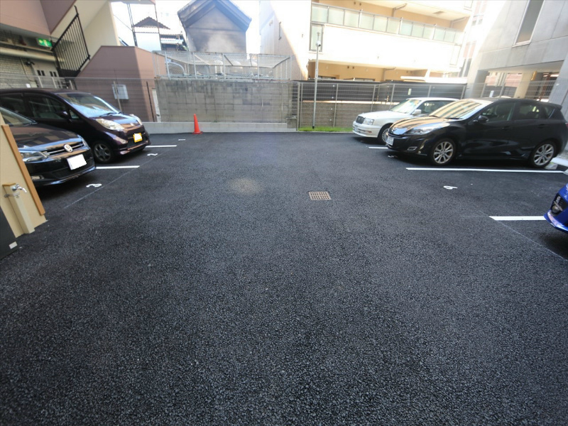 タウンライフ千種 敷地内平面駐車場