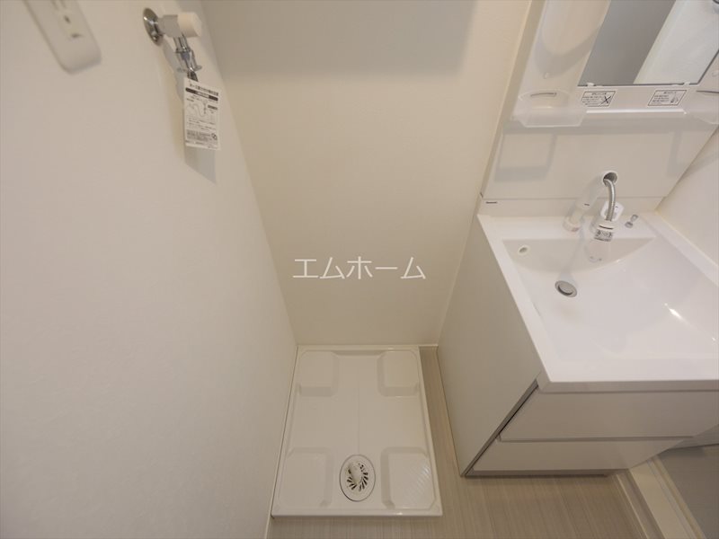 ミリオン中村本町 脱衣所　独立洗面台（シャンプードレッサー）洗濯機用意できます